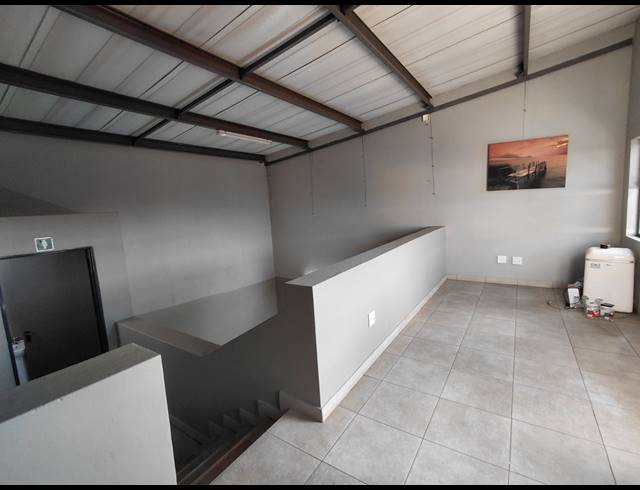 86M² WAREHOUSE TO LET IN CLAYVILLE